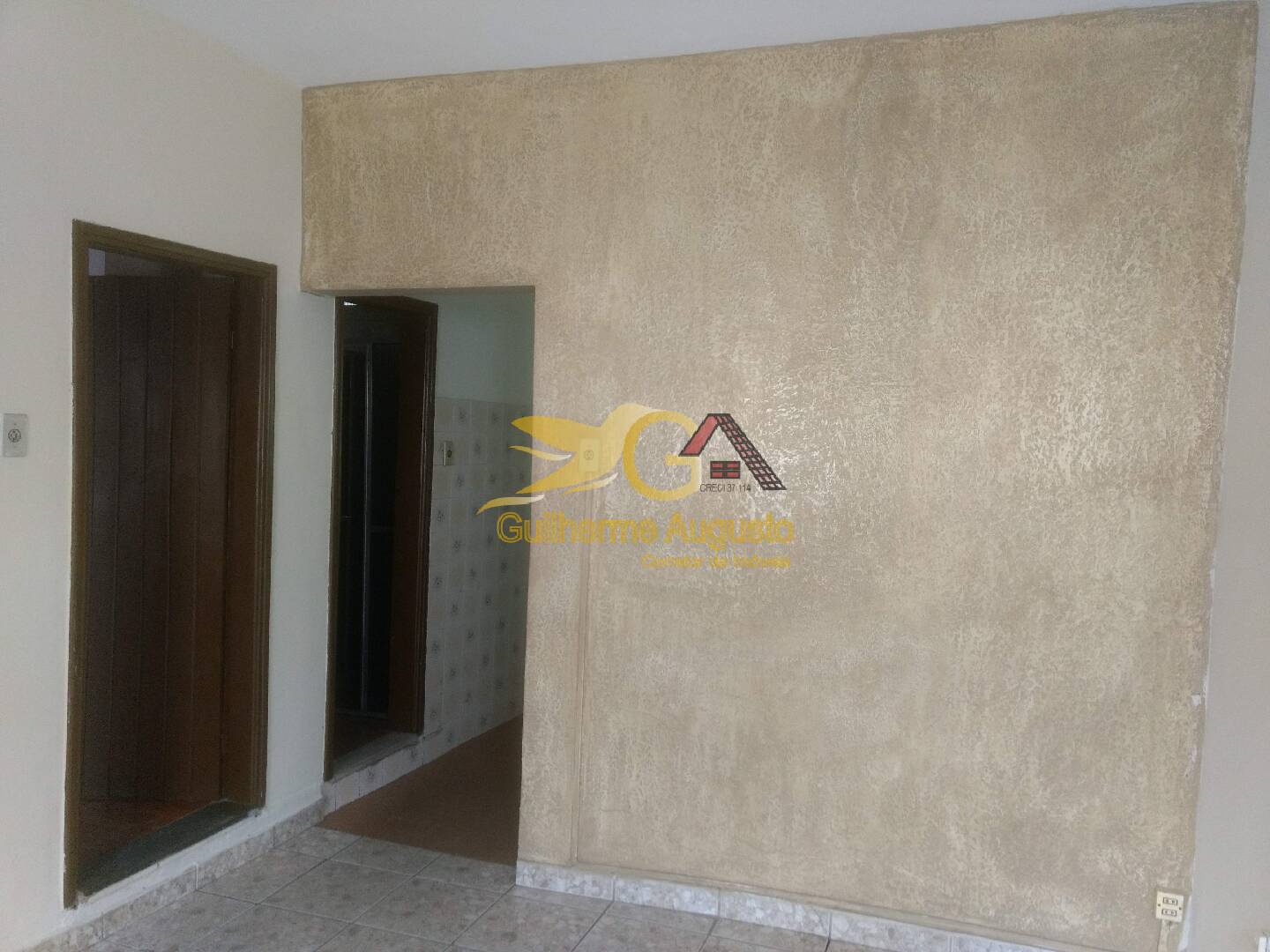 Casa à venda com 2 quartos, 69m² - Foto 2