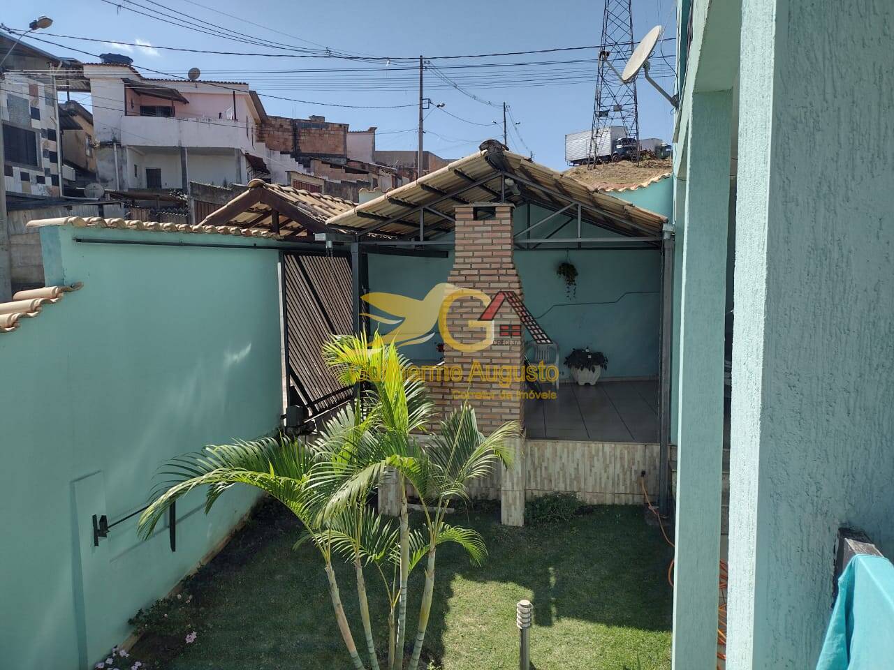 Casa à venda com 6 quartos, 120m² - Foto 1