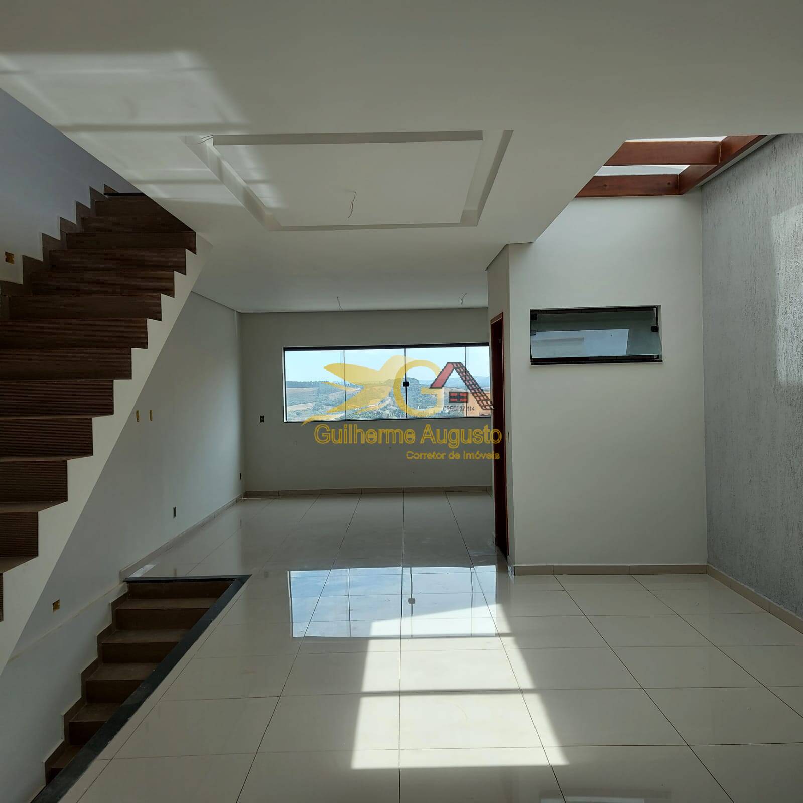 Casa à venda com 2 quartos, 125m² - Foto 1