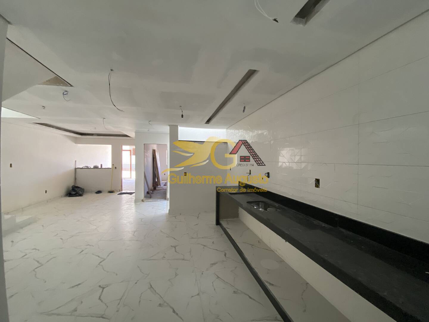 Casa à venda com 3 quartos, 244m² - Foto 9