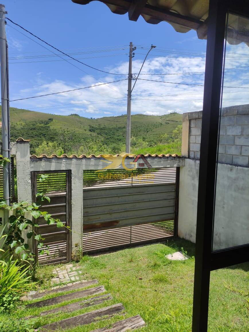 Casa à venda com 2 quartos, 100m² - Foto 3