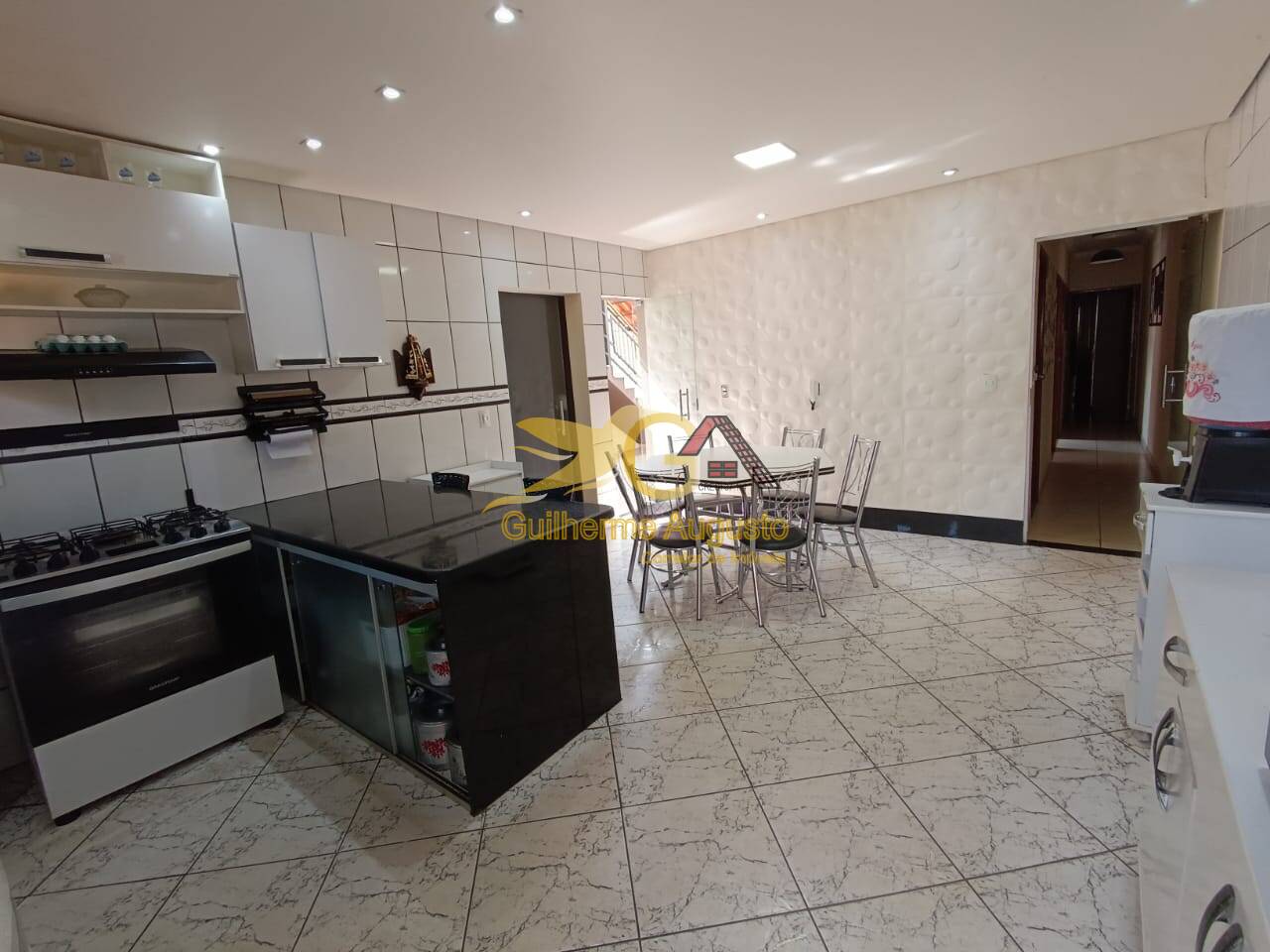 Casa à venda com 3 quartos, 191m² - Foto 2