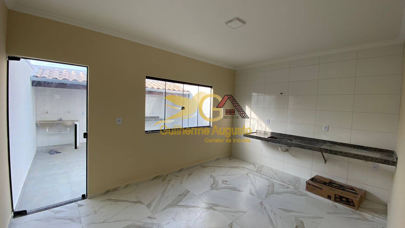 Casa à venda com 3 quartos, 154m² - Foto 1