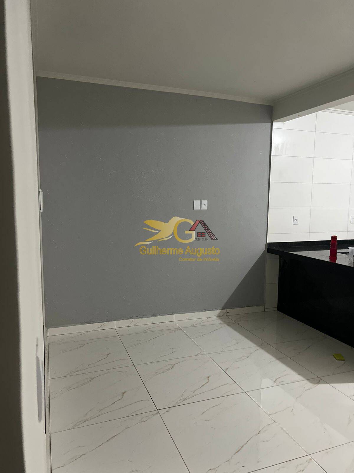 Casa à venda com 2 quartos, 100m² - Foto 1