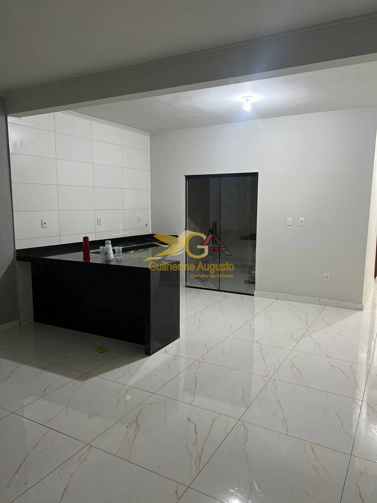 Casa à venda com 2 quartos, 100m² - Foto 2