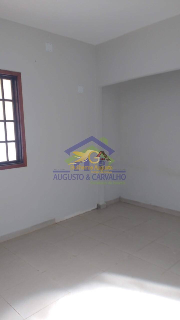 Casa à venda com 5 quartos, 300m² - Foto 2