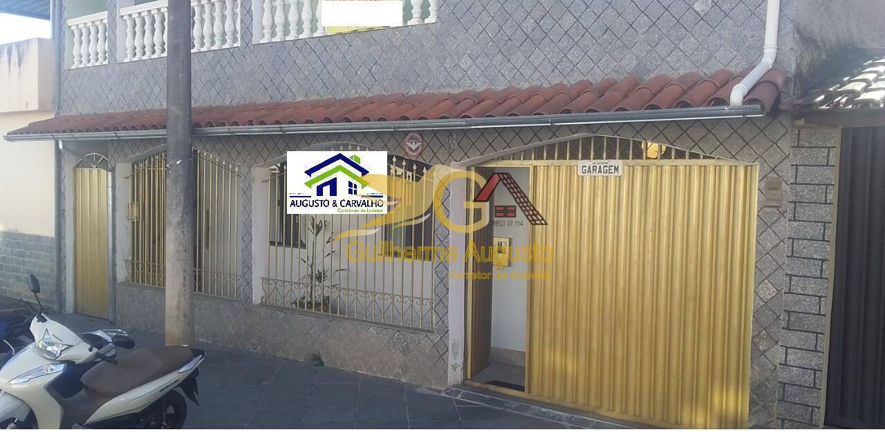 Casa à venda com 8 quartos, 300m² - Foto 1