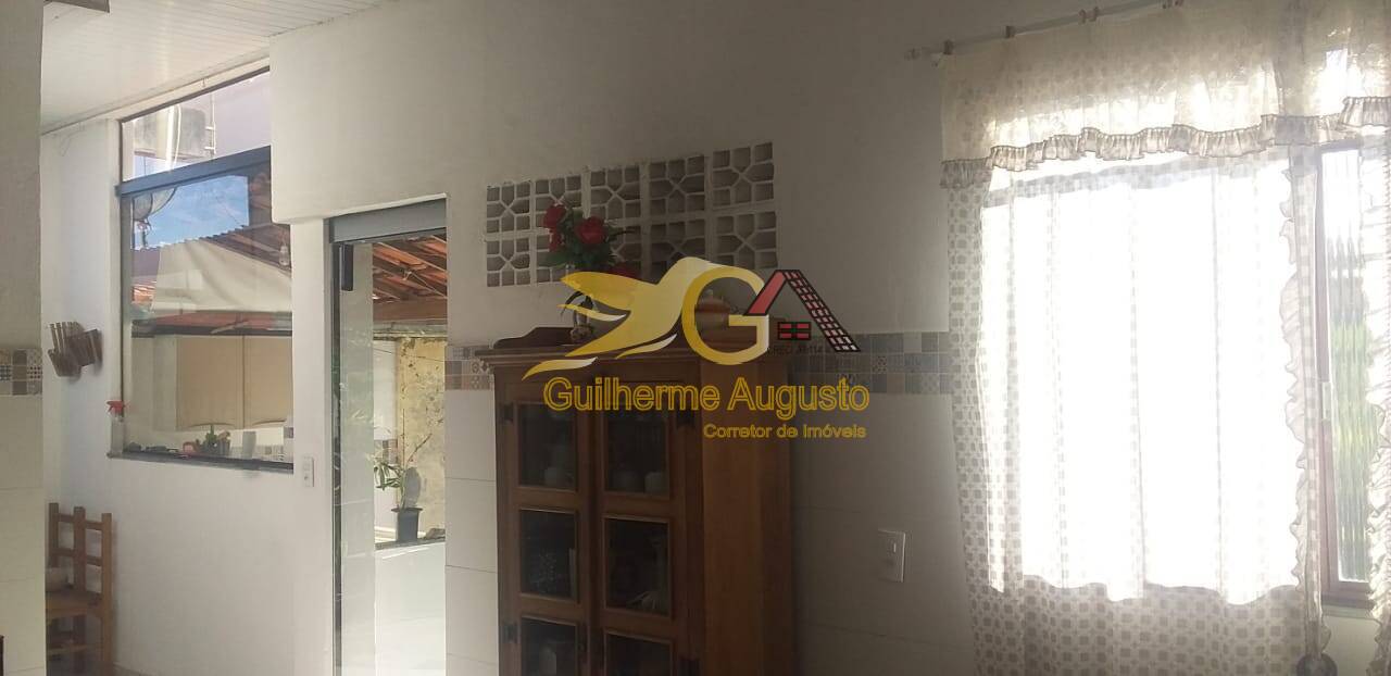 Casa à venda com 8 quartos, 300m² - Foto 33