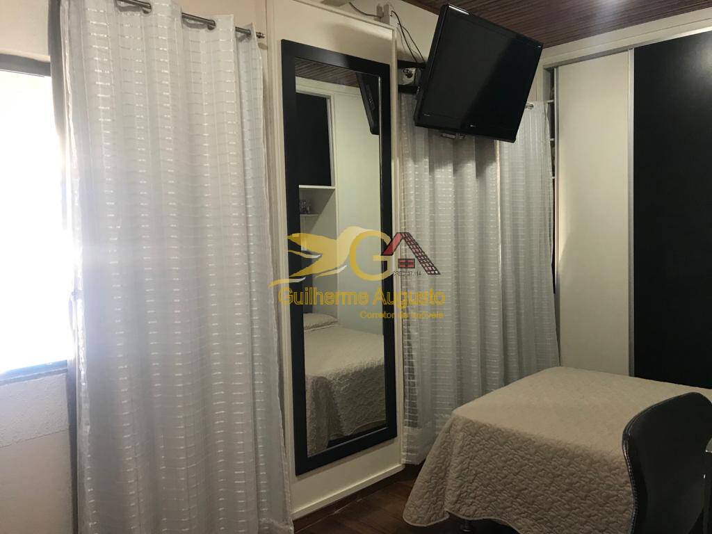 Casa à venda com 8 quartos, 300m² - Foto 47