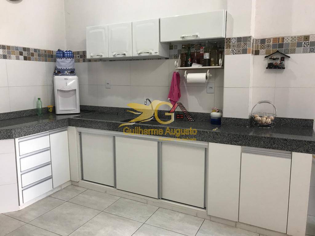 Casa à venda com 8 quartos, 300m² - Foto 52