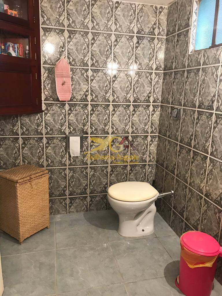 Casa à venda com 8 quartos, 300m² - Foto 54