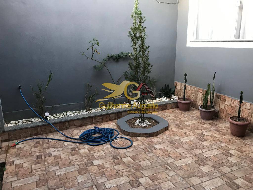 Casa à venda com 3 quartos, 170m² - Foto 2