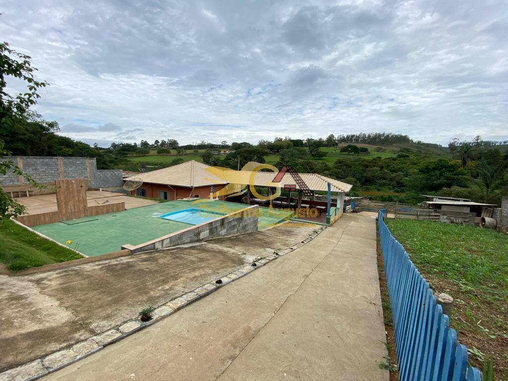 Fazenda à venda com 3 quartos, 2870m² - Foto 1